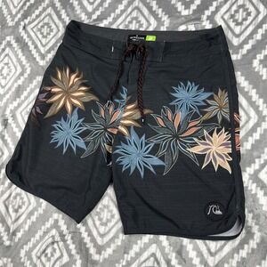 Quicksilver High Line 4 Way Stretch Board Shorts Men's 33x10 Blue Swim